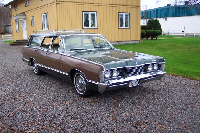 1968 Mercury Colony Park
